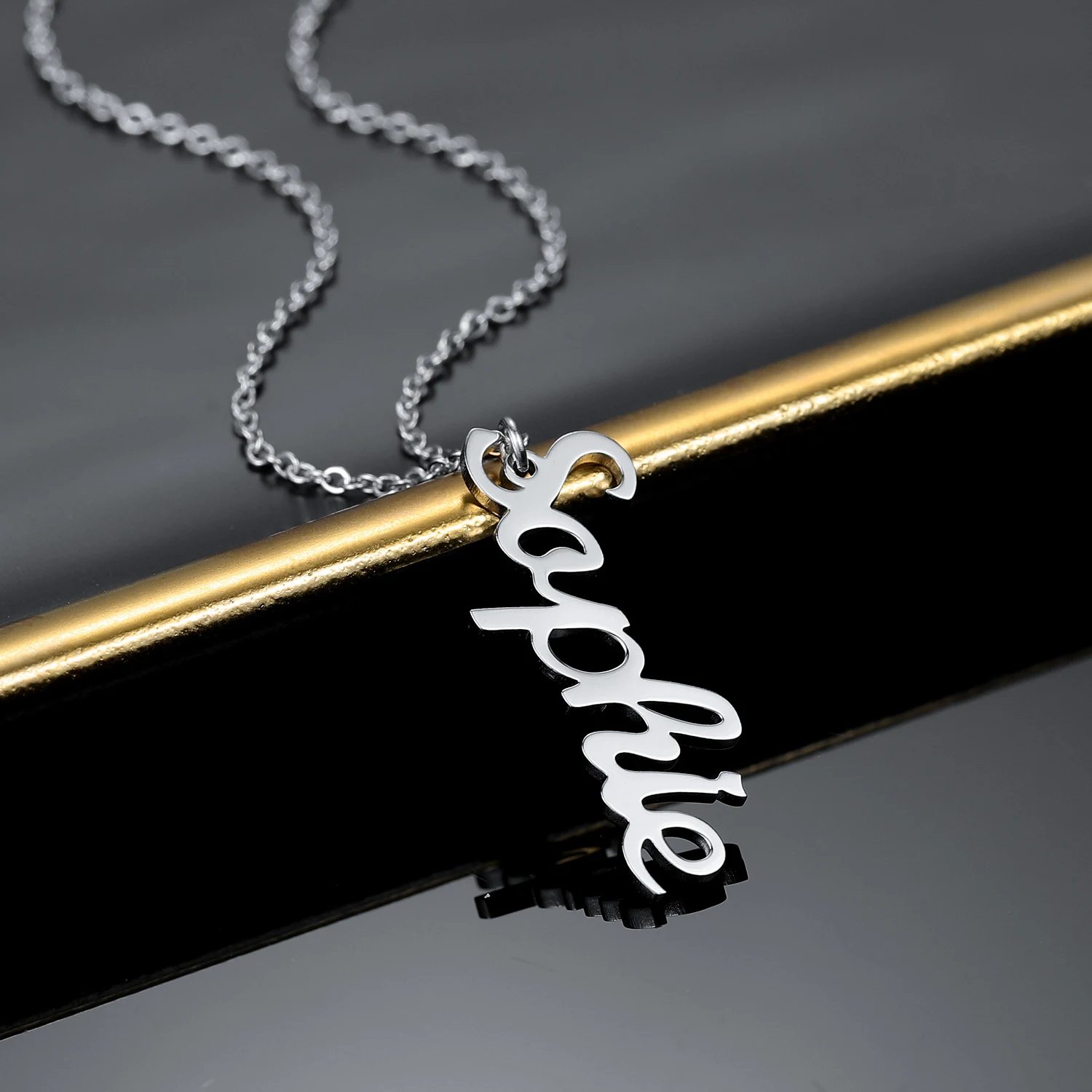 

Ожерелье с именем из нержавеющей стали на заказ, персонализированная посеребренная цепочка, ювелирные изделия с дизайном сценария, модные ожерелья, Рождество