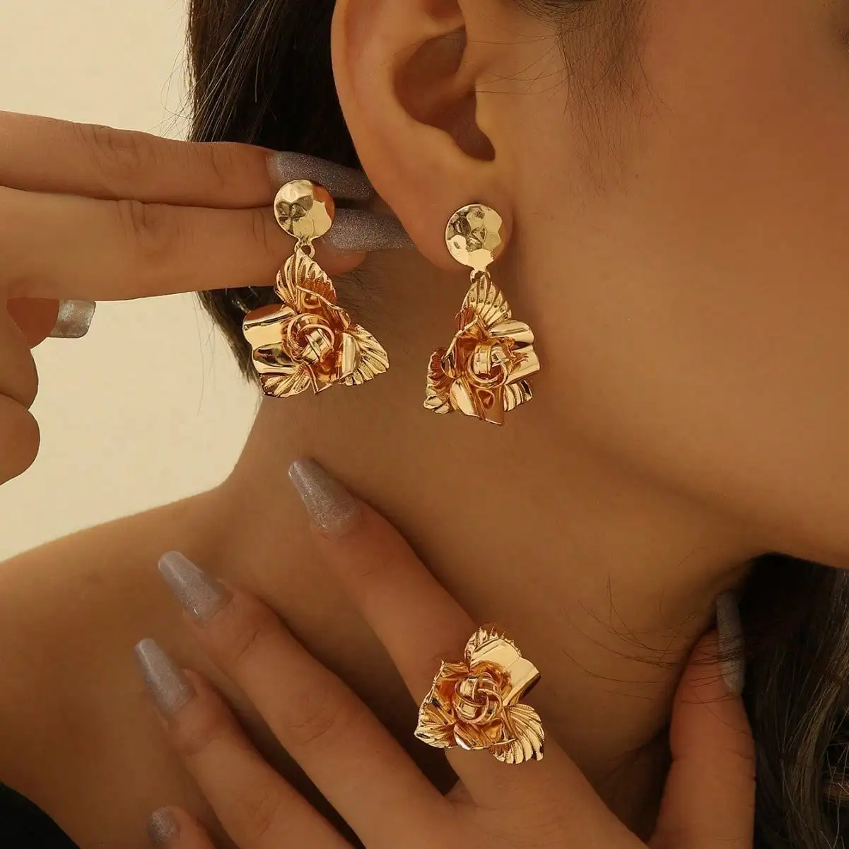1pc Vintage Asymmetrical Floral Jewelry Set, Minimalist Cold Tone Metal Earrings And Ring Combo