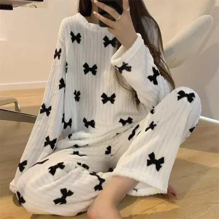 2024 Autumn Winter Round Neck Cute flower Flannel Pajamas for Women Home Clothes pijamas set Thickened Coral Velvet sleepwear