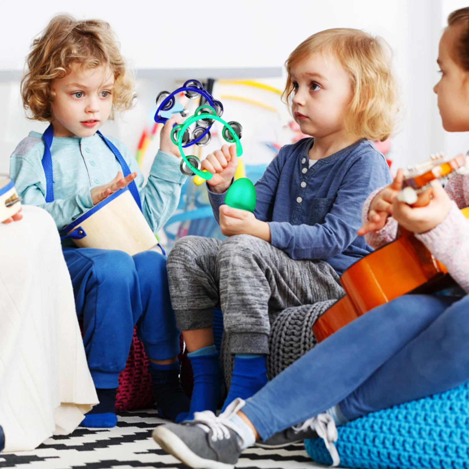 Set di strumenti musicali per bambini da 8 pezzi, tamburelli e shaker colorati, kit di percussioni in plastica per l'apprendimento del ritmo dei bambini