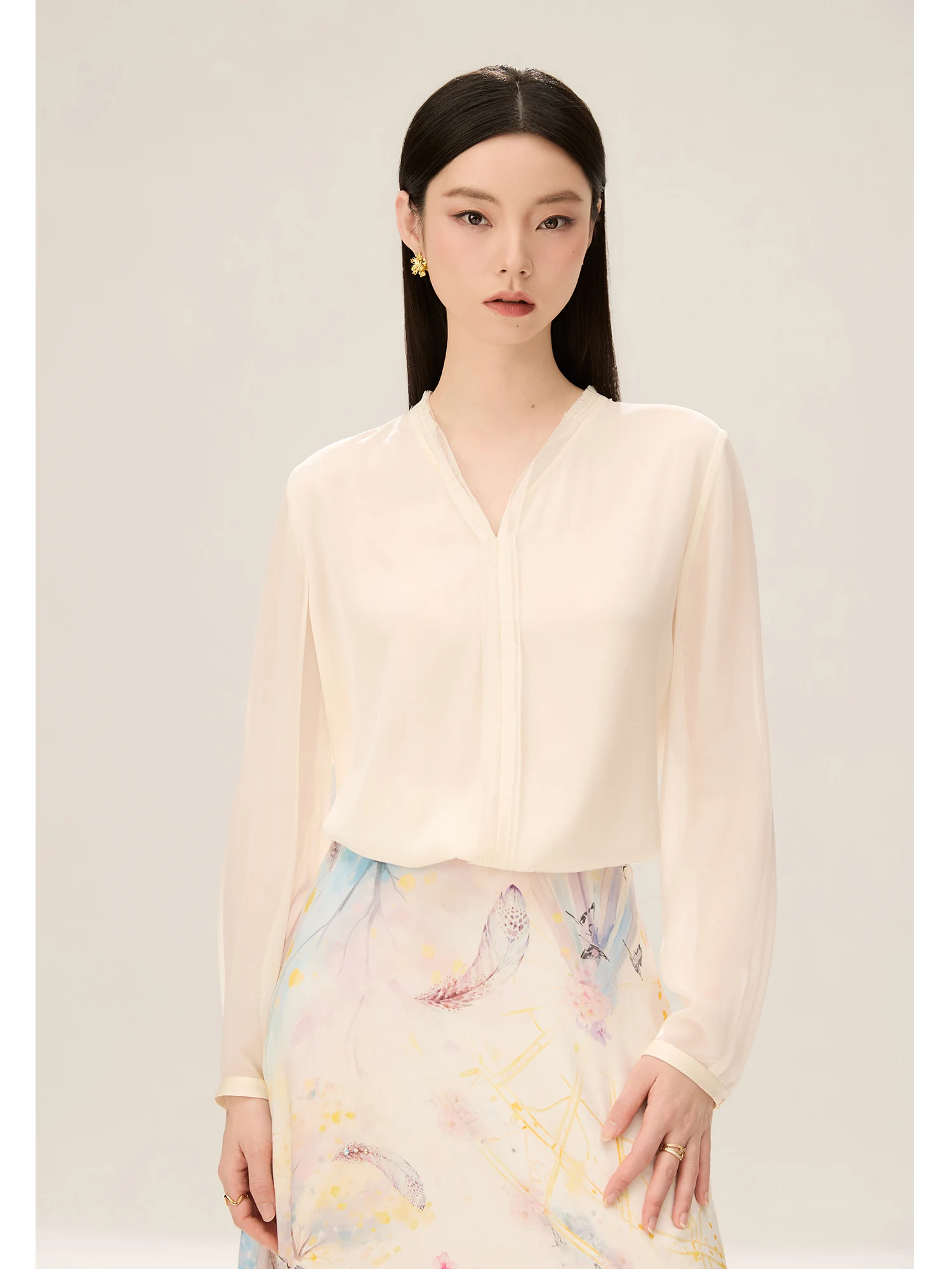 

Pinkwin Minimalist Silk Shirt Women's Elegant Fashionable Silk Top Spring New Arrival Breathable Long Sleeve V-Neck
