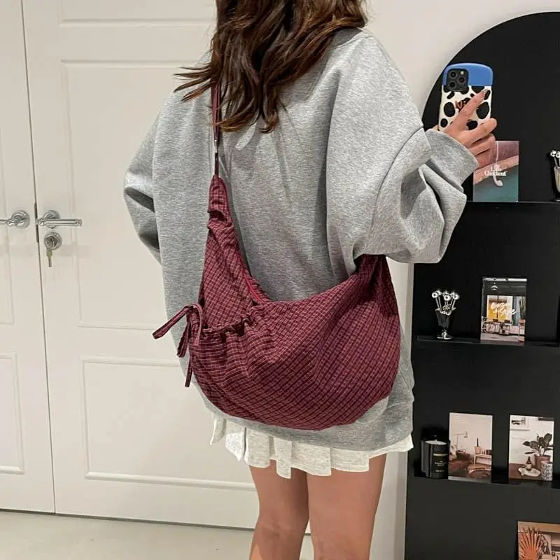 حقيبة كتف كسول بتصميمات مكشكشة وحقيبة قماش ذات سعة كبيرة للعمل والتسوق والسفر والكلية