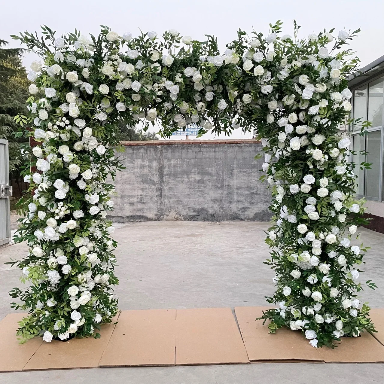 Luxury White Rose Green Plants Row Wedding Decoration Artifiaicl Floral Backdrop Arrangement Table Centerpiece Ball Party Props