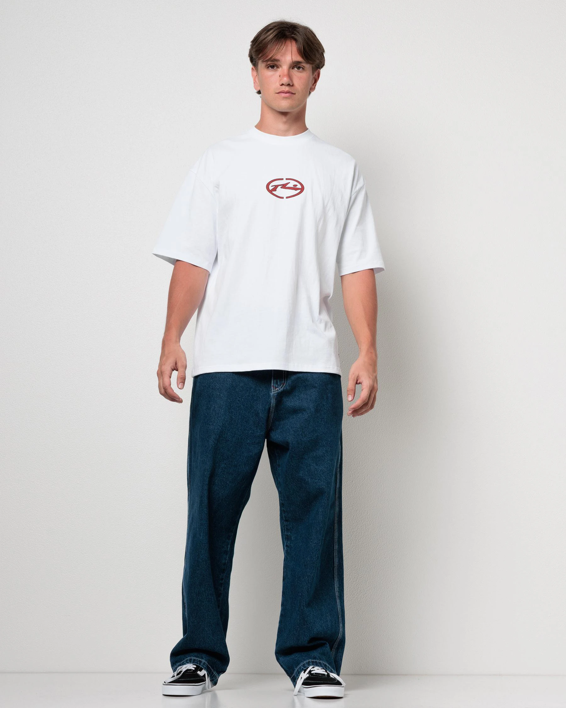 Белая ретро-футболка овальной – обзор и цена Streetwear Brand Fonts