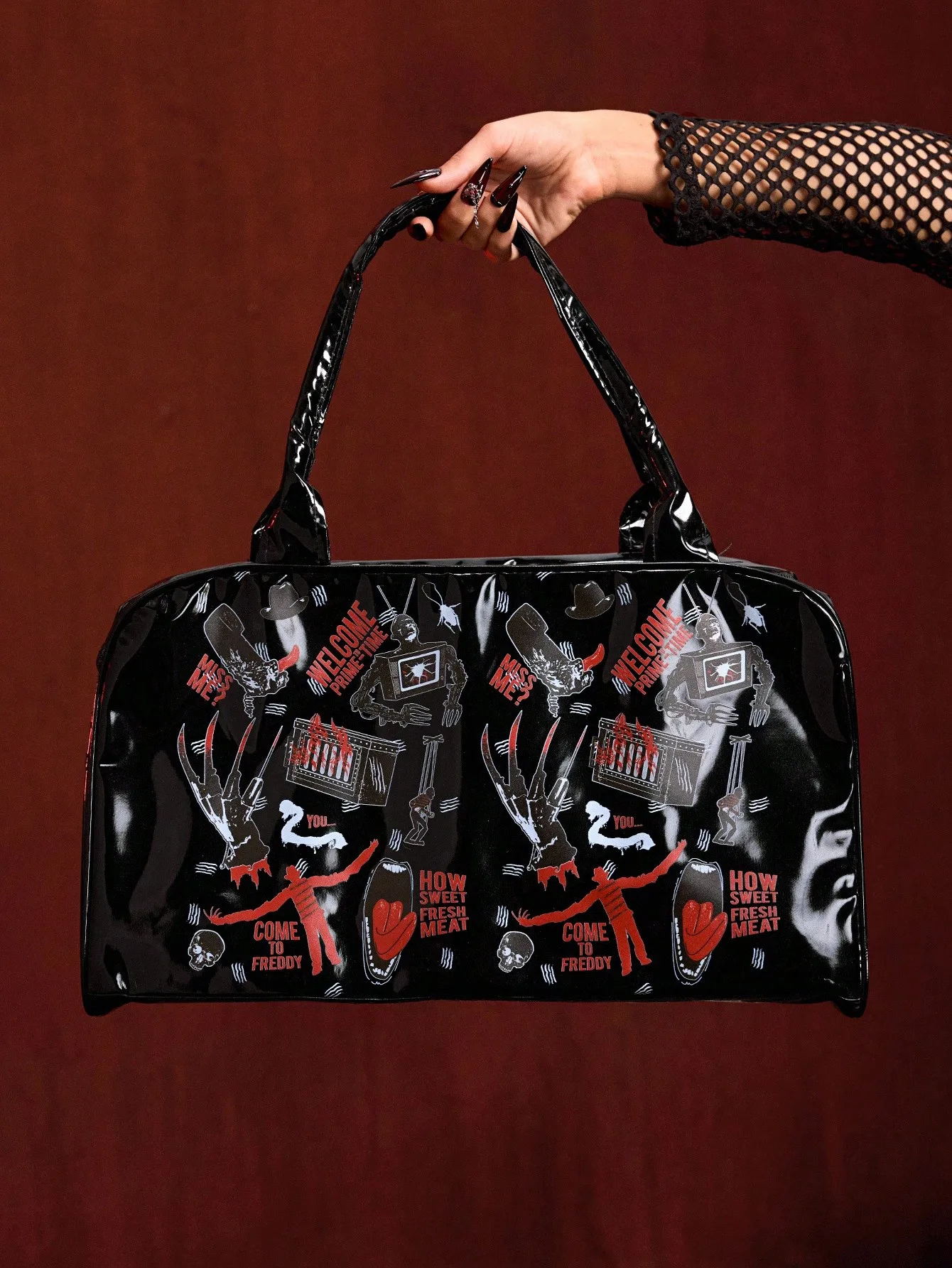 

Черная глянцевая сумка из ПВХ с ручкой и графическим принтом в стиле хоррор, вместительная сумка-тоут унисекс