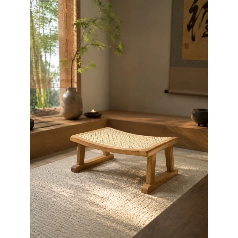 Wide stool surface, supported heel kneeling stool, kneeling stool, kneeling stool,