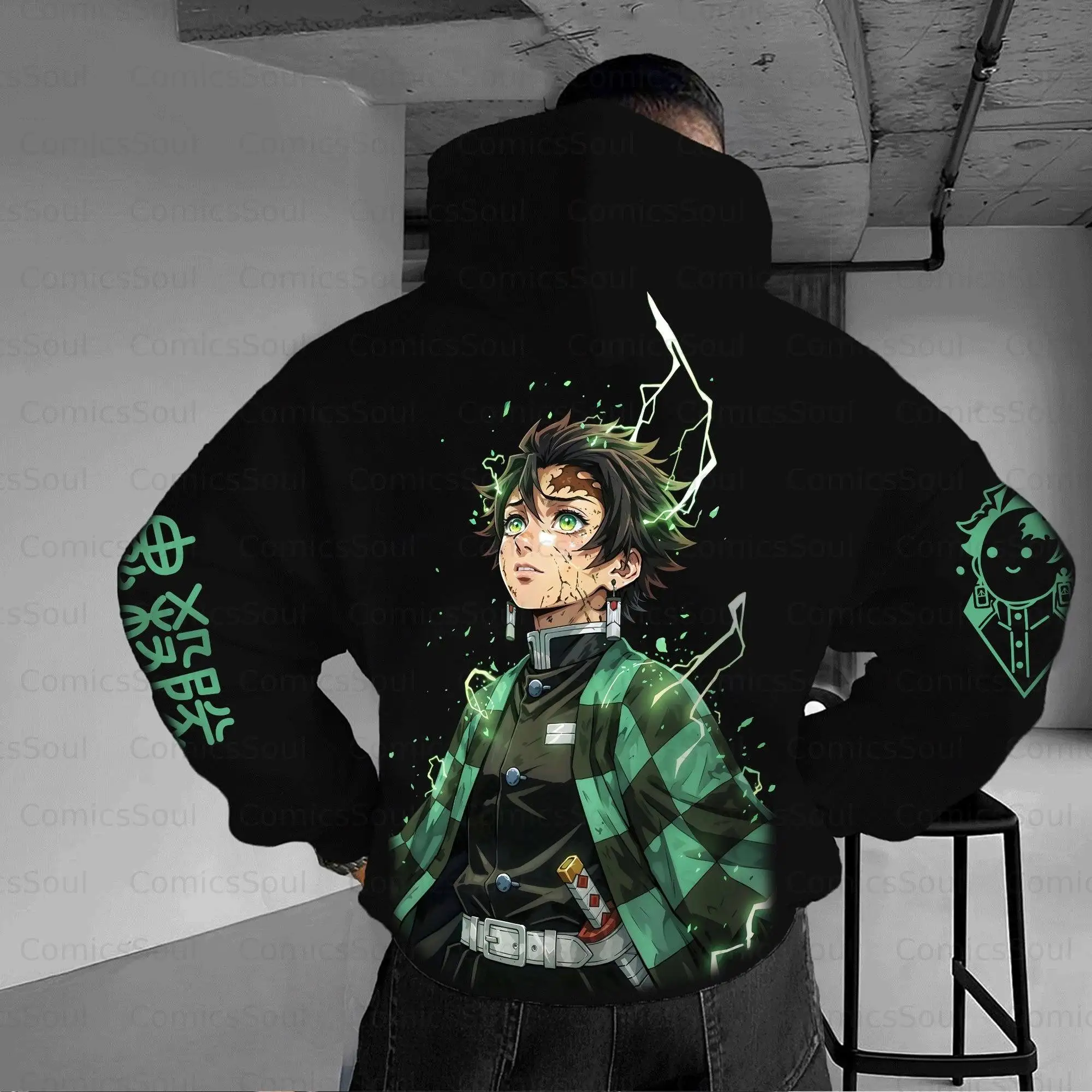 Sudadera con capucha negra Kimetsu No Yaiba con Tanjiro Kamado, estampado de espalda Haori a cuadros verdes, patrón de manga con efecto relámpago, estilo Anime