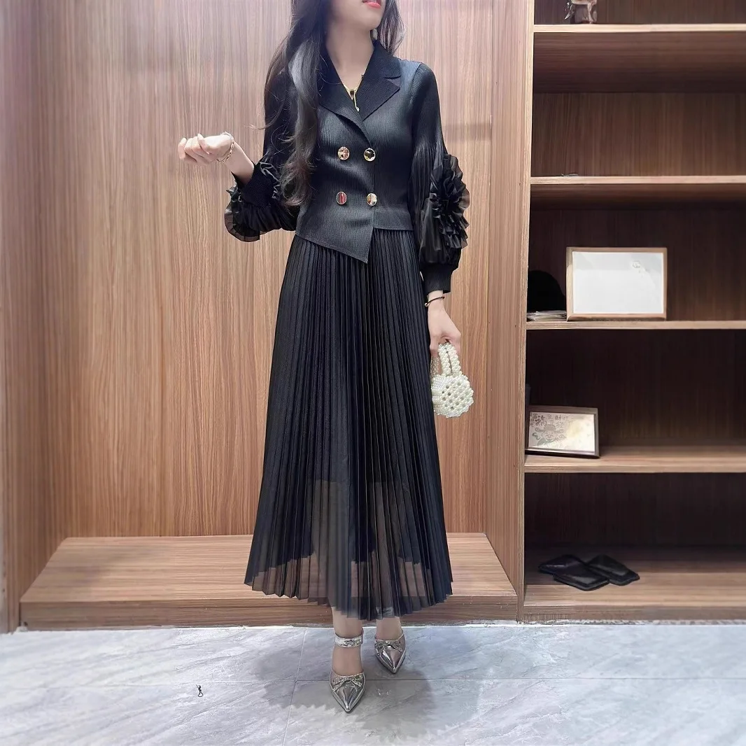 

2025 Summer New Flat Barge Neck Gold Foil Print Long Sleeve Elastic Clothing Miyake Solid Colour Chic Women's Pleated Dress