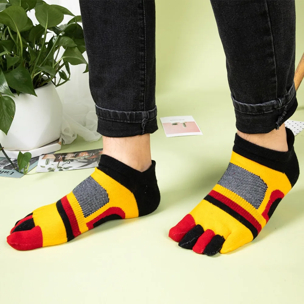 Fashion Wear Resistant Webbing Cotton Bright Color Breathable Striped Five Finger Socks Men\'s Socks Short Tube Socks