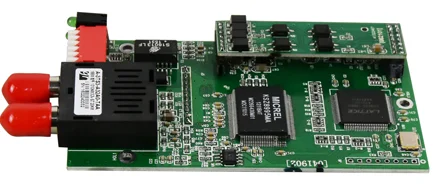 ラックマウント型 128 ポート ドライ コンタクト クロージャ オーバー イーサネット コンバータ