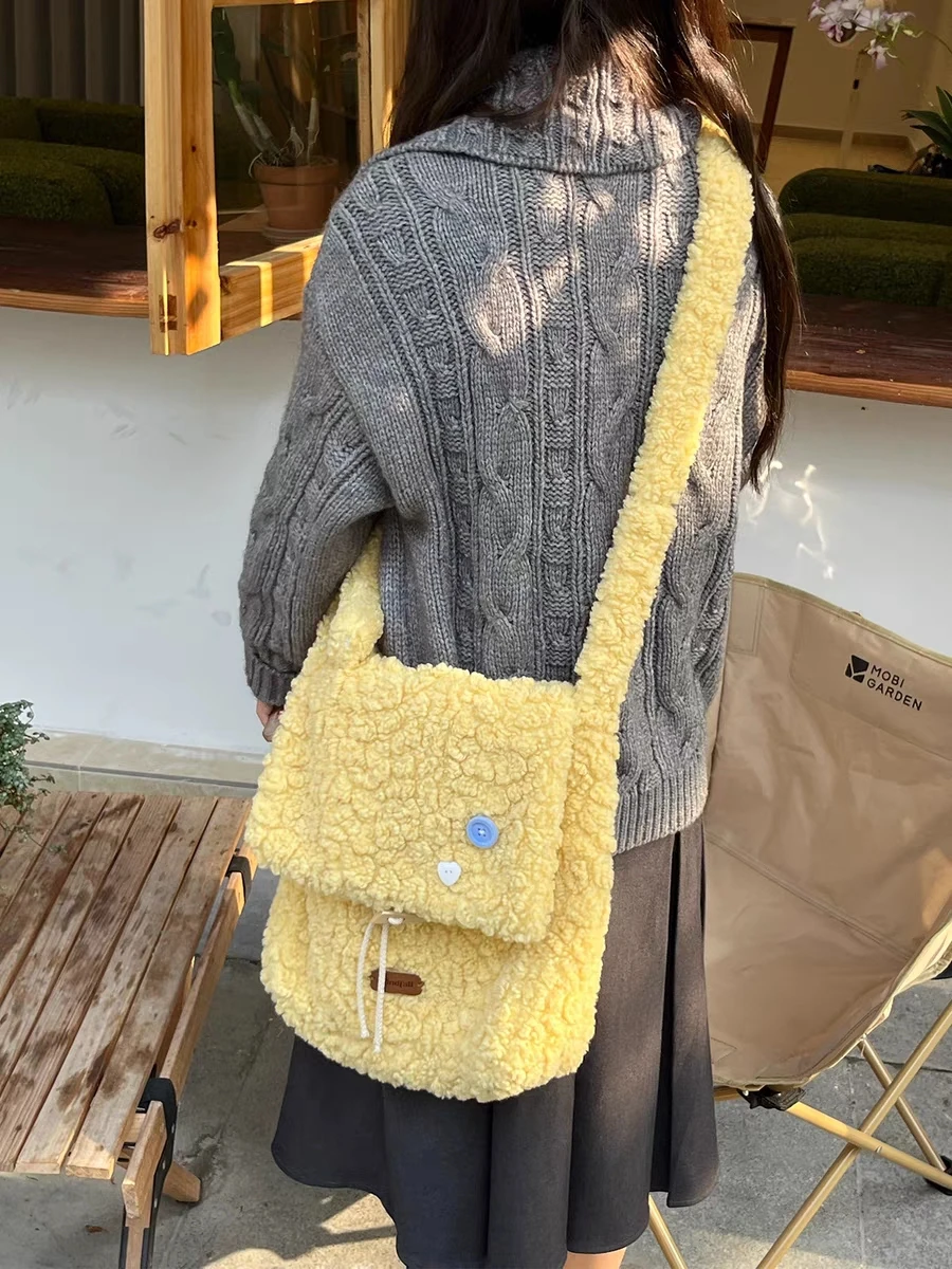 

Fashion Autumn And Winter Cotton Fabric Lamb Wool Button Versatile Large Capacity Single Shoulder Crossbody Bag For Women Trendy