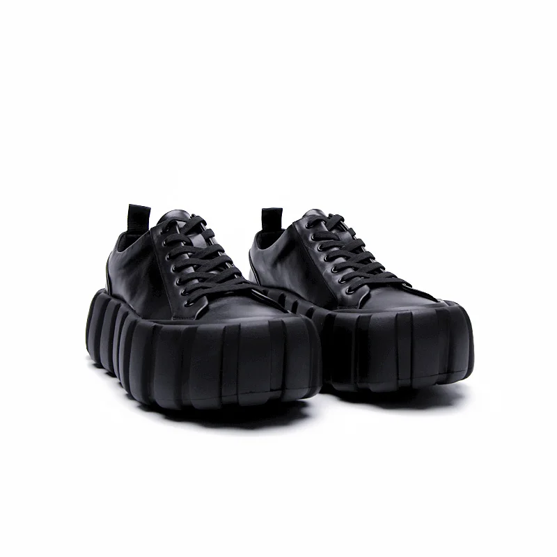The  thick-soled simple loafers  2026 breathable  comfortable men's sneakers  leather