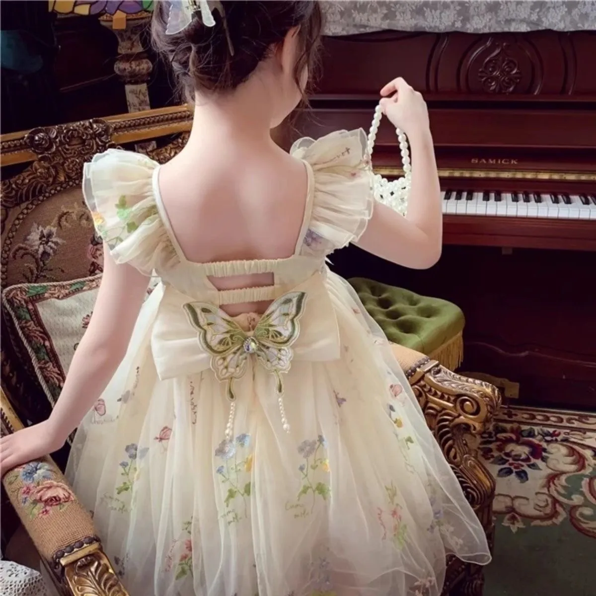 

Girls' Summer Mesh Dress Floral Strap Princess Style Children's Fashion Little Girl Beautiful Back Dress 90-150cm