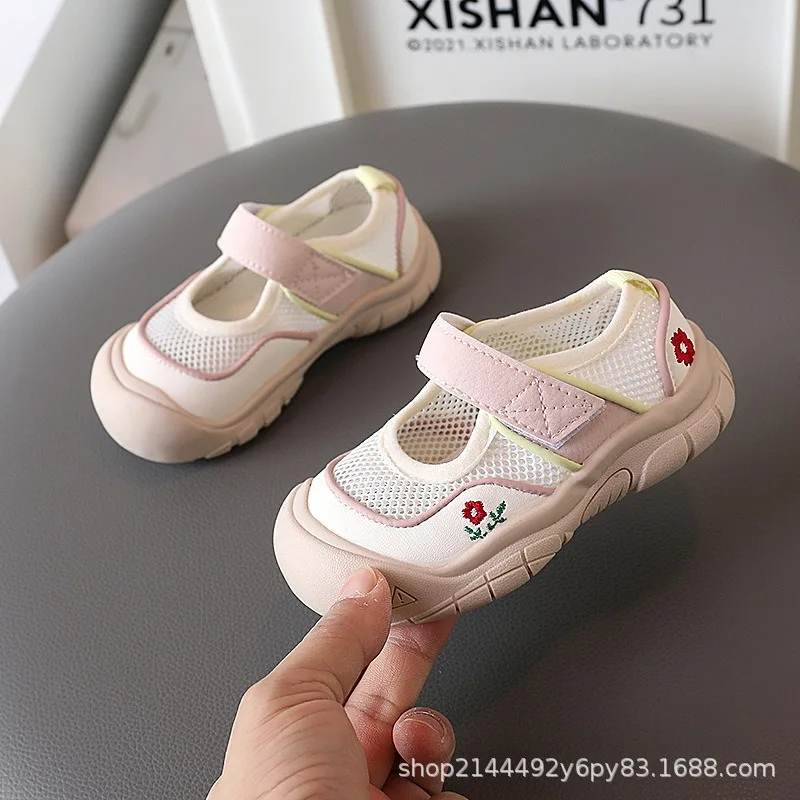 Summer Girls Breathable Mesh Hollow-out Peep-toe Sandals Children Soft Sole Non-slip Flat Shoes Kids Outdoor Sports Casual Shoes