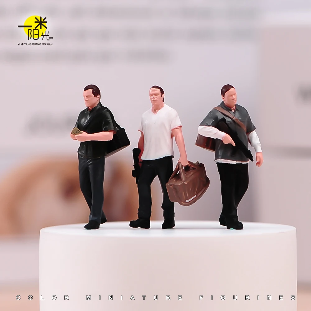 

Painted Miniature 1/87 1/64 1/43 1/24 1/18 Gang Team Male Carrying bag hold gun Figure Model 3D Diorama Doll Props Display