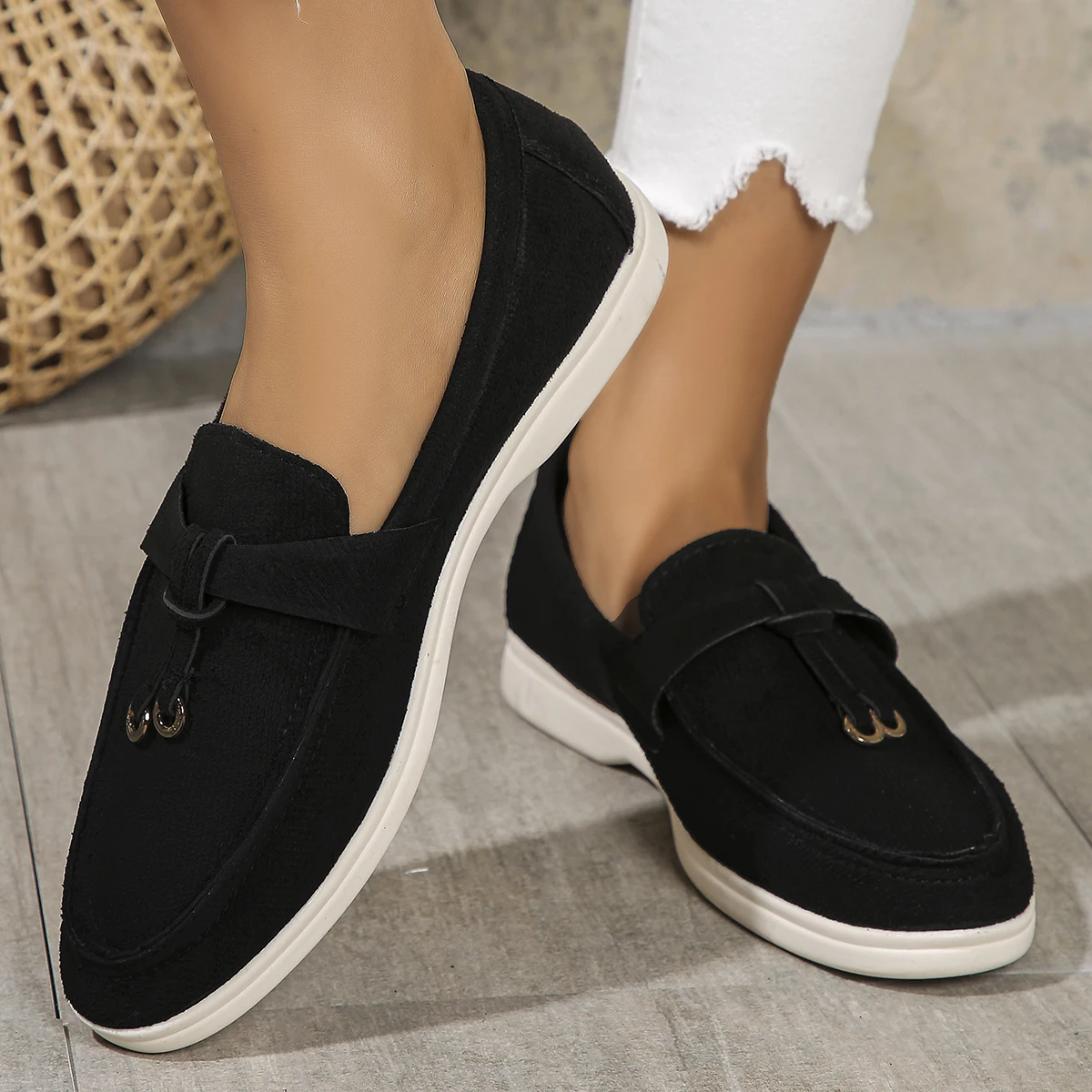 New Women Casual Flat Shoes Brand Trend Platform Suede Loafers Shoes Sport Ladies Walking Non Slip Chaussure Single Shoes