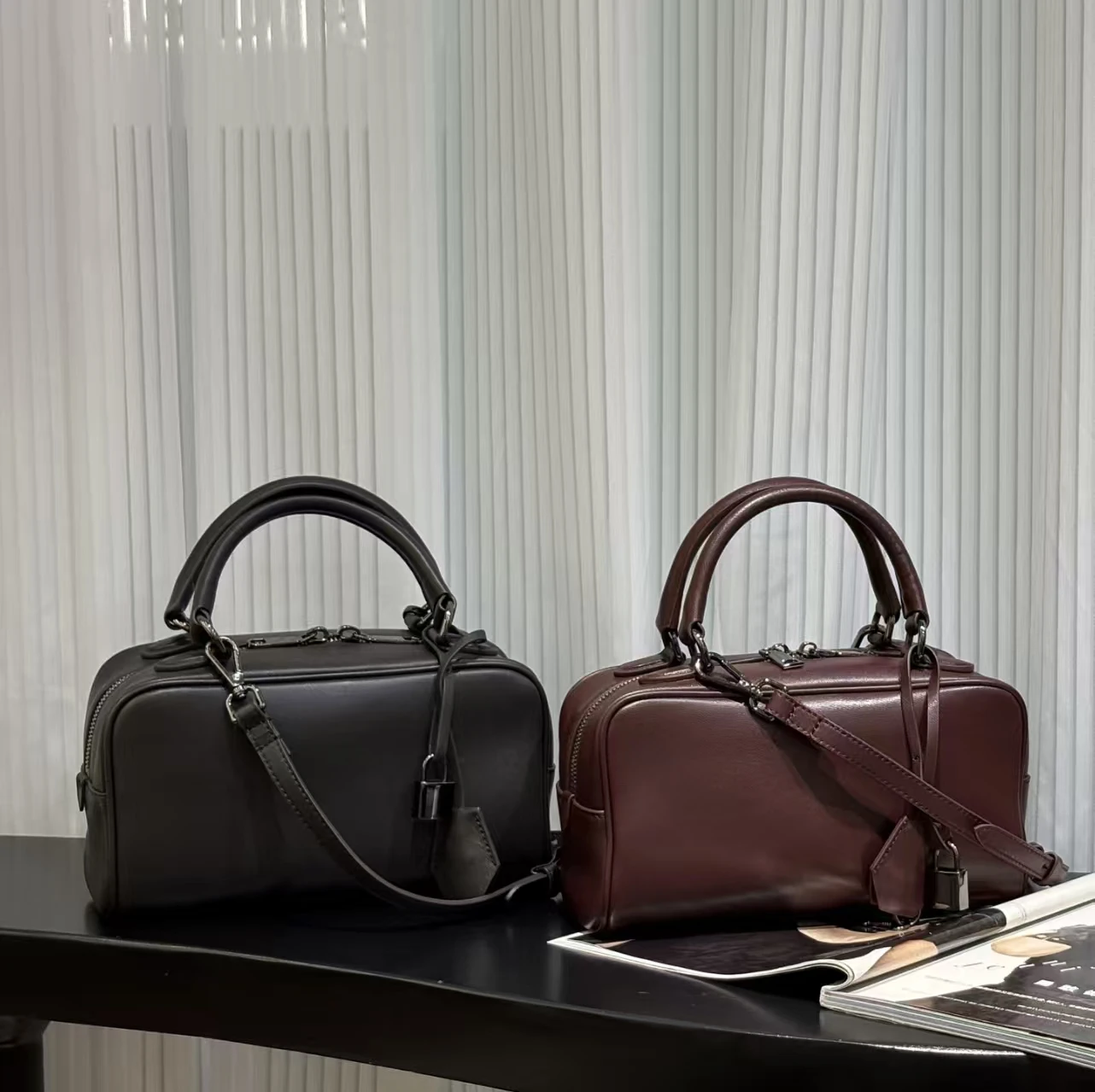 2025 Light Luxury Bowling Handheld Oblique Span Shoulder Bag Stylish Locked Boston Bag Inside Outside Sheepskin High Quality