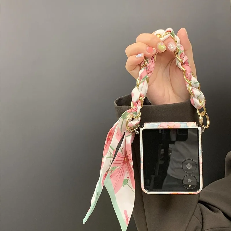 Funda para Z Flip7 Flip6 con cadena de bufanda de seda, flor rosa, elegante diseño floral para mujer, para Samsung Z Flip7 6 5 4 MixFlip 4