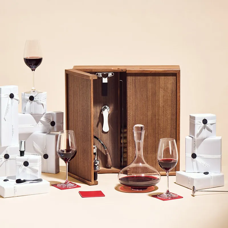 Walnut wine set, hippocampus knife, red wine bottle opener, vacuum wine stopper.