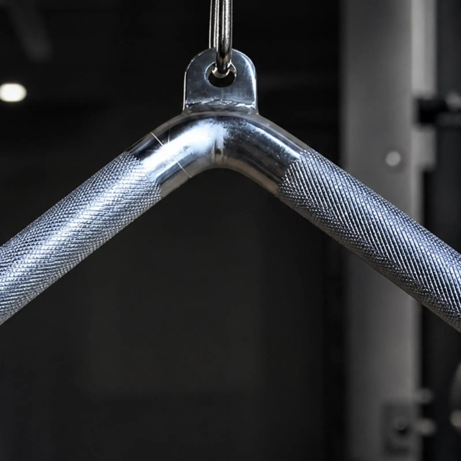 Lat Pulldown Angled Grip Handle Solid Steel V-Shaped Rowing Handle Slip-Resistant Cable Row Attachment for Back Training