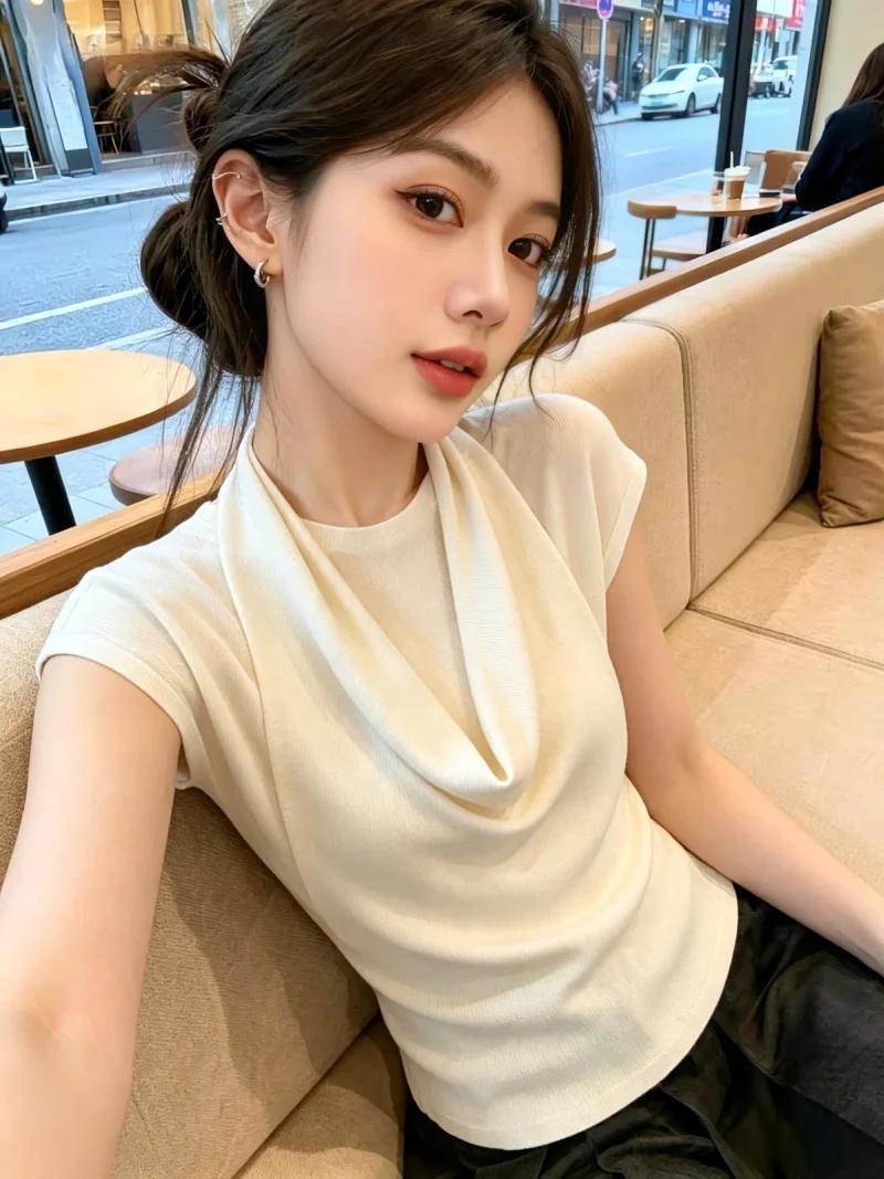 

Recommended Self-Preserved Knitted Top Women's Summer New Style Slim Fit Neck Hanging Fake Two-Piece High-End Feeling
