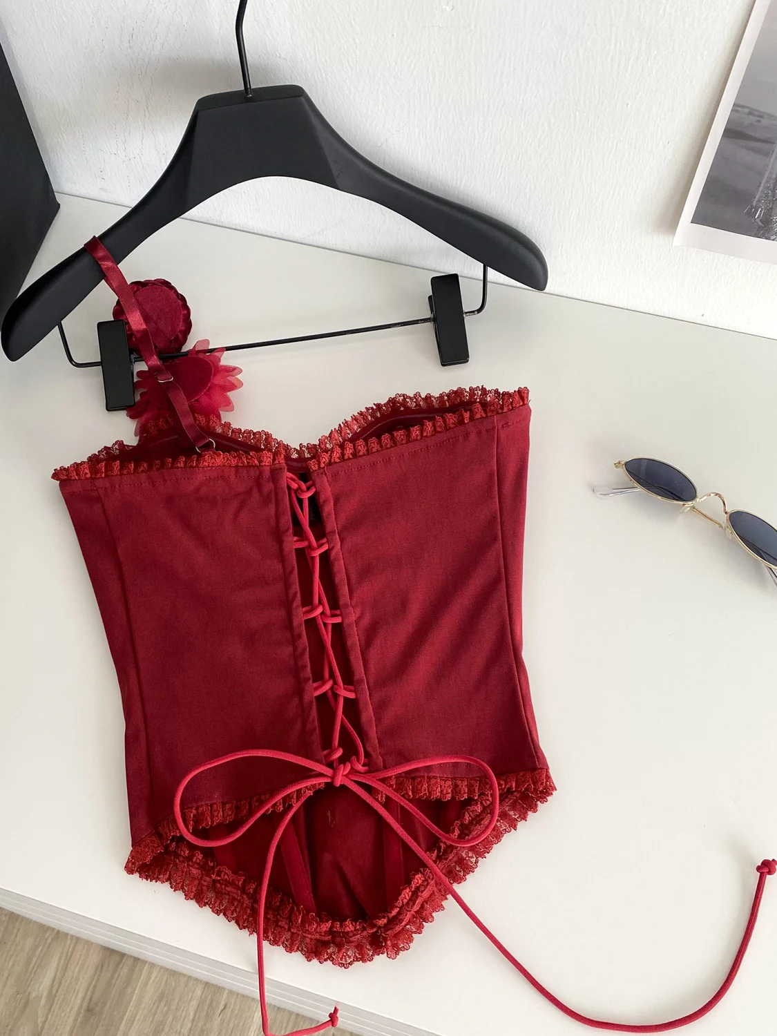 قميص بدون أكمام نسائي بقصة ضيقة مع تطريز ثقيل وزهور ثلاثية الأبعاد من الدانتيل عنصر ort Sle