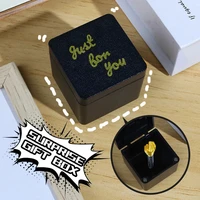 Christmas Interesting Prank Gift Middle Finger In Box Christmas Box Funny Creative Gifts Office Desk Decoration Home Decoration 5