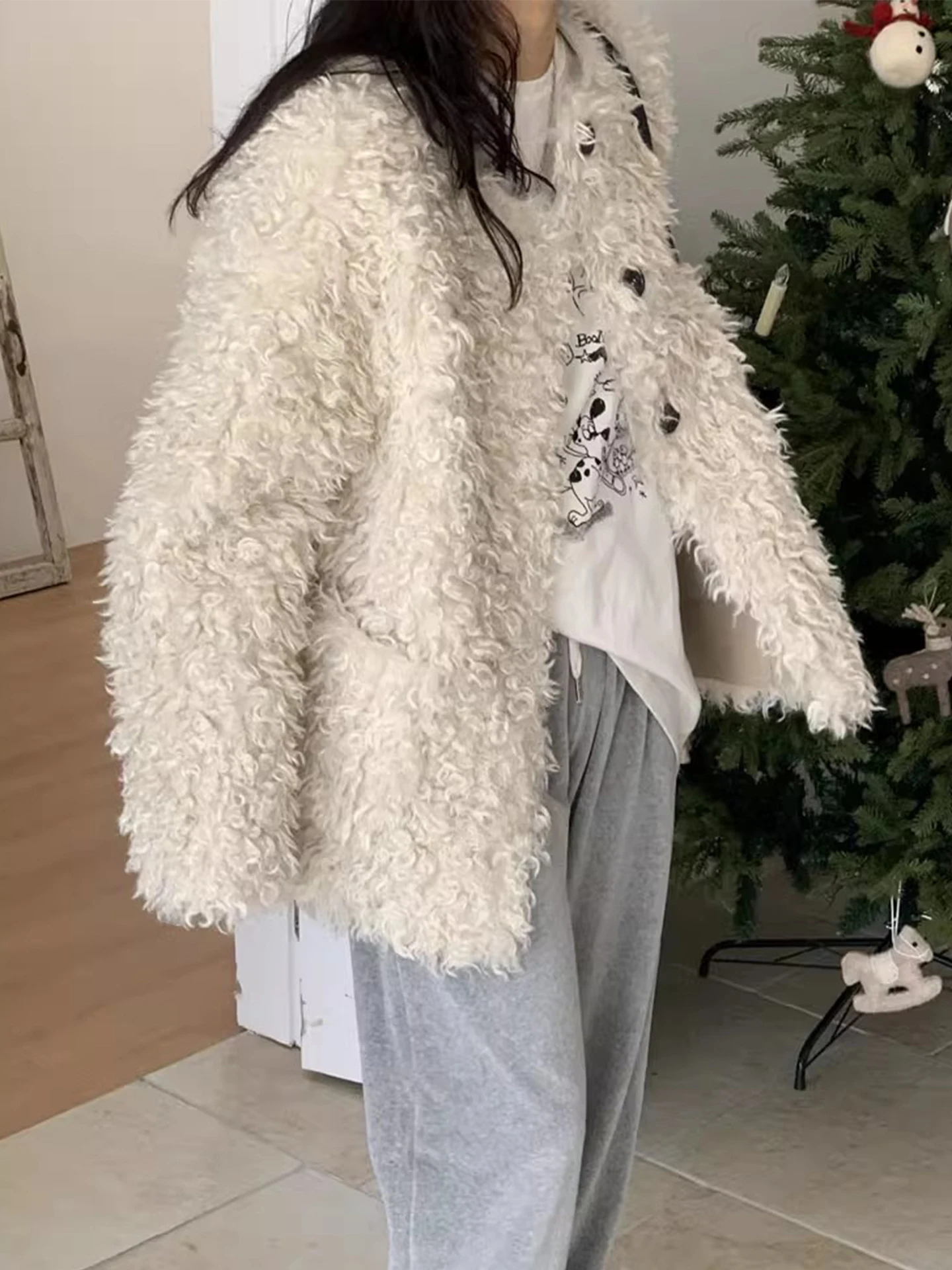 

Clothland Women Elegant Fur Jacket Long Sleeve Single Breasted Female Thick Outwear Fashion Coats Mujer CB270