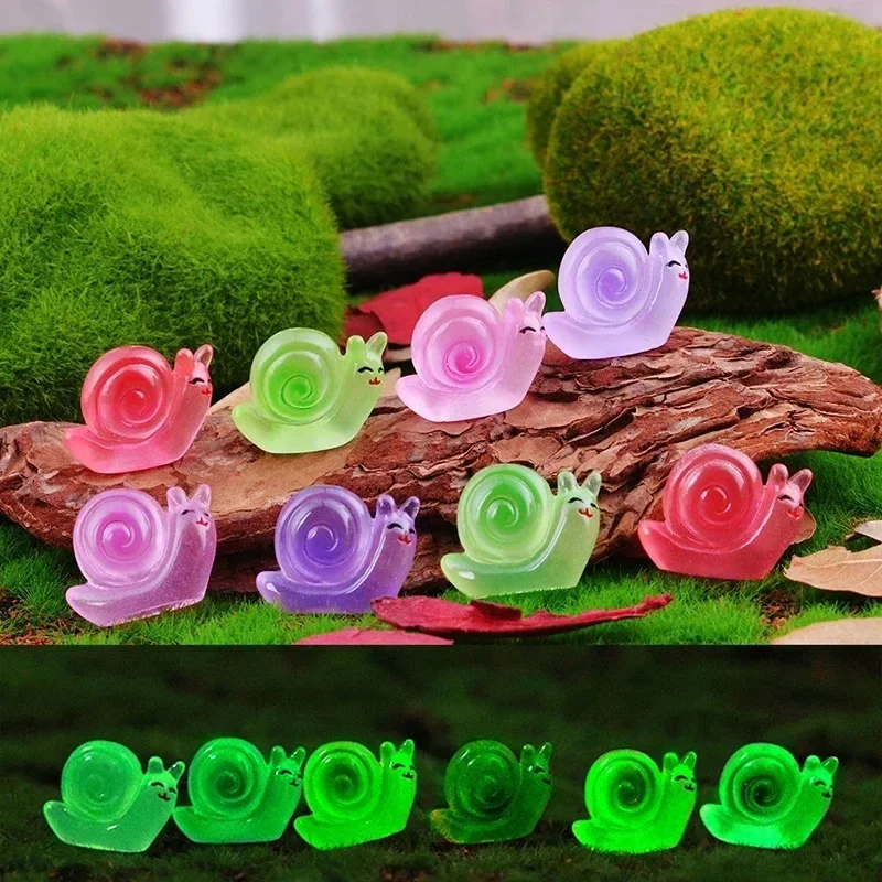 10Pcs Luminous Snail Resin Ornaments, Glow In Dark Snail Figurines, DIY Supplies for Hairpins, Keychains & Desktop Decor