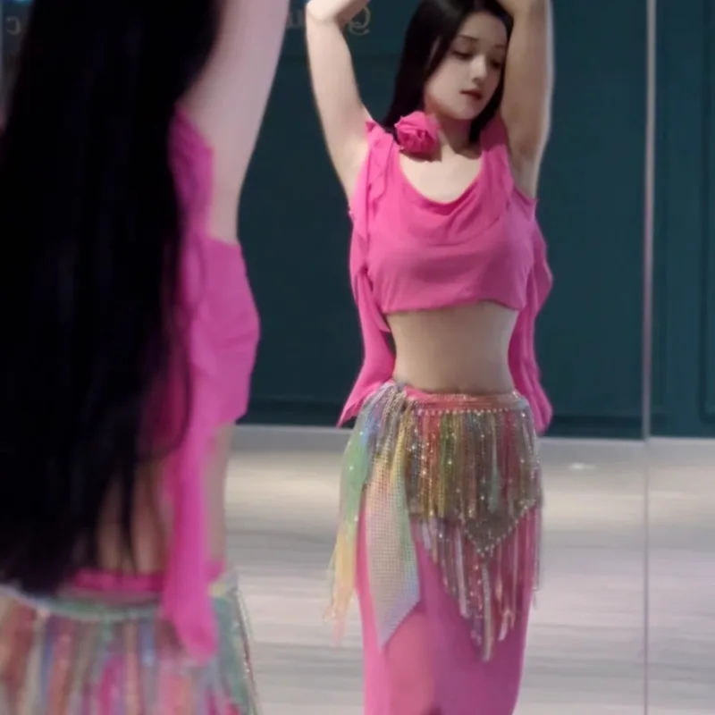 Trajes de dança do ventre personalizados, novo conjunto de vestido de performance, vestido sexy de prática de temperamento, saia de malha rosa, roupa de dança para iniciantes