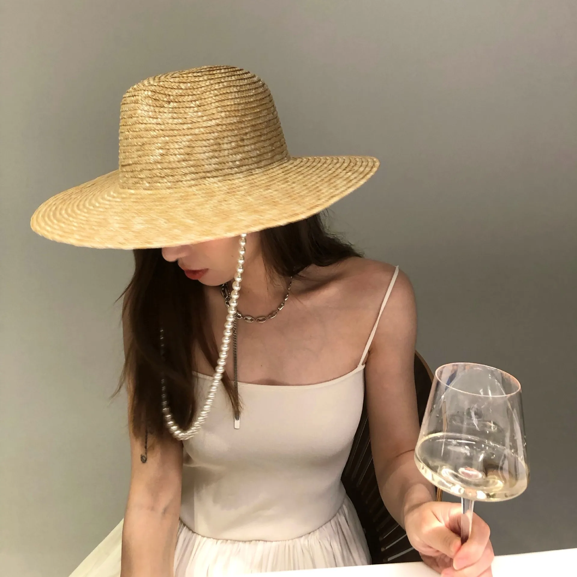 2024 Spring/Summer Wheat Straw Big Eaf Jazz Straw Hat Pearl Chain Wheat Straw Fashion Travel Beach Straw Hat Women