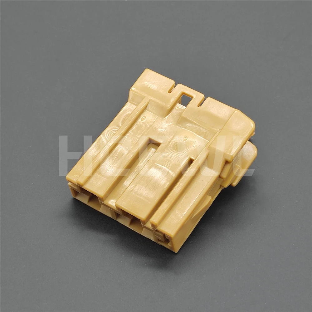 

New original high-quality 7123-4312-80 automotive component connector plug