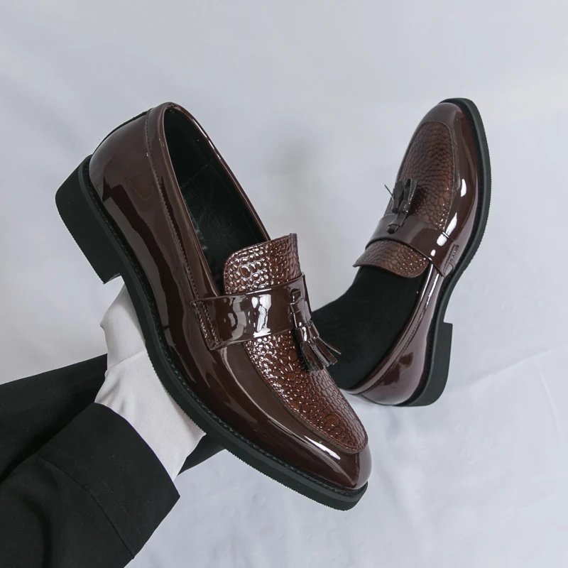 

Men's classic loafers Business and leisure styles Fashion party Adult suit 38-46 Hot selling leather shoes Tassel Retro New
