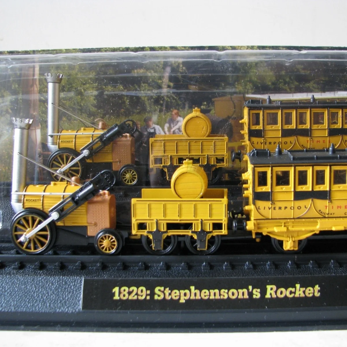 AMER 1:76 1829 :Stephenson,s Rocket Model of a British Stephen steam locomotive