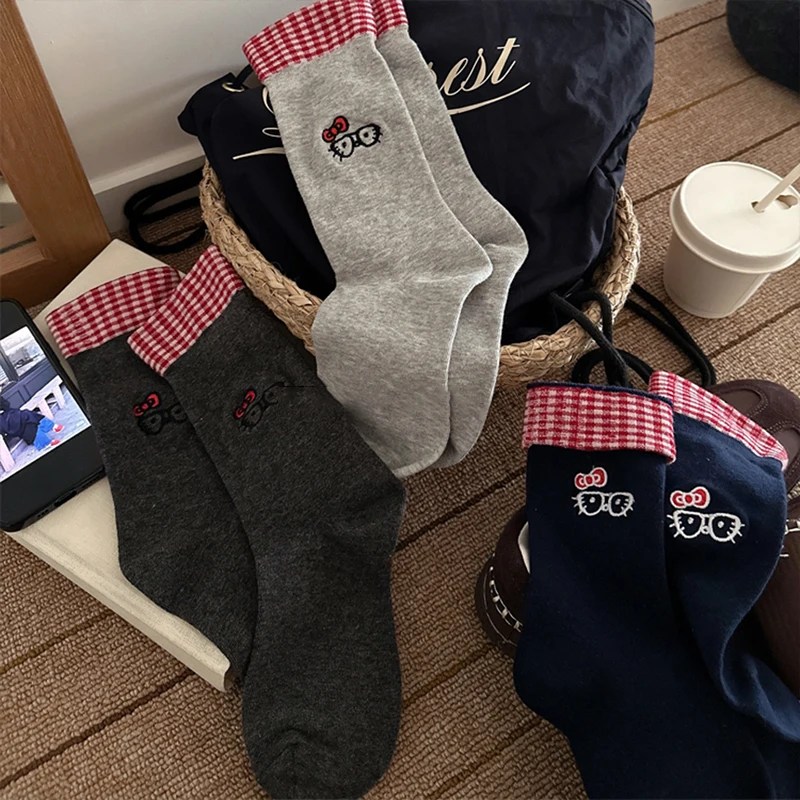 Simpatici calzini a metà polpaccio scozzesi HelloKitty Calzini da donna ricamati con nodo a farfalla rovesciato Calzini versatili alla moda