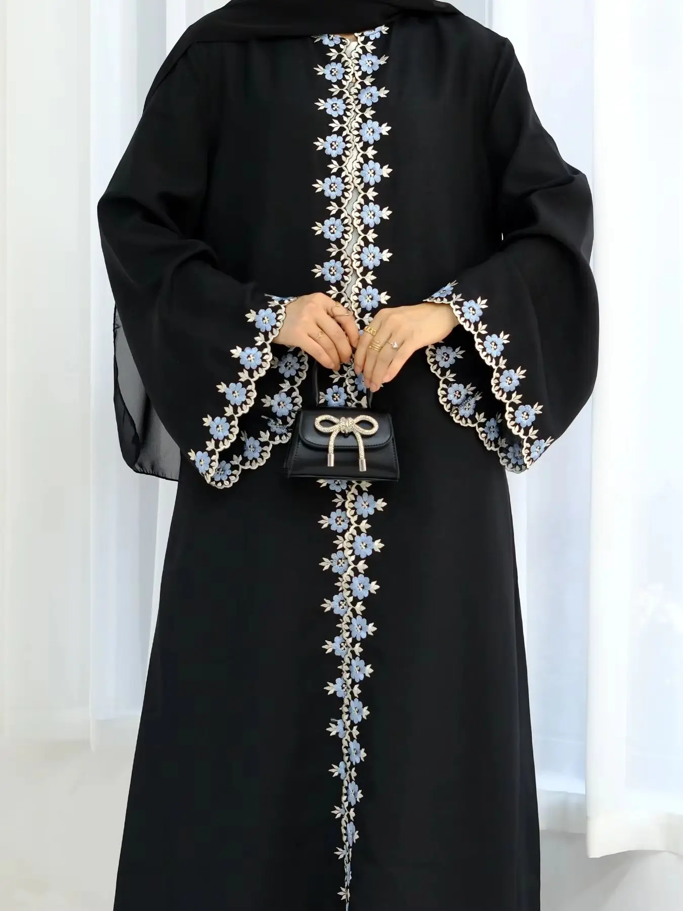 Fashion Djellaba Muslim Dress Dubai Full Flare Sleeve Soft Lace Embroidery Abaya Dubai Turkey Muslim Robe With Belt WY2175