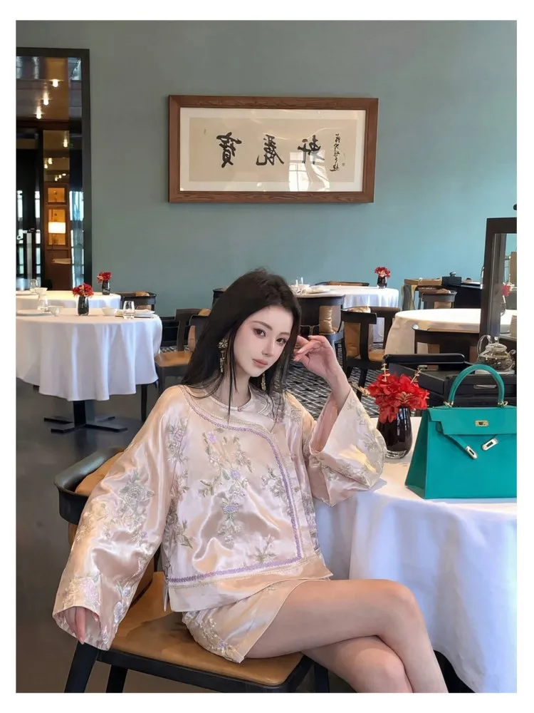 

New Chinese-style heavy industry light embroidery short coat and skirt set