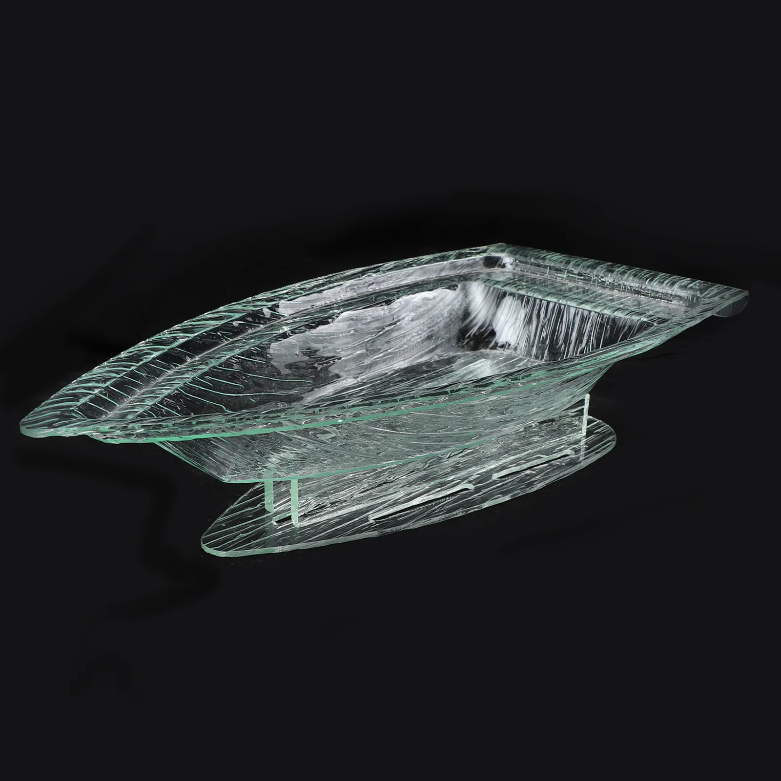 

Transparent Acrylic Sushi Plate Seafood Serving Dish Boat Shape Food Display Lightweight Reusable Kitchen Restaurant