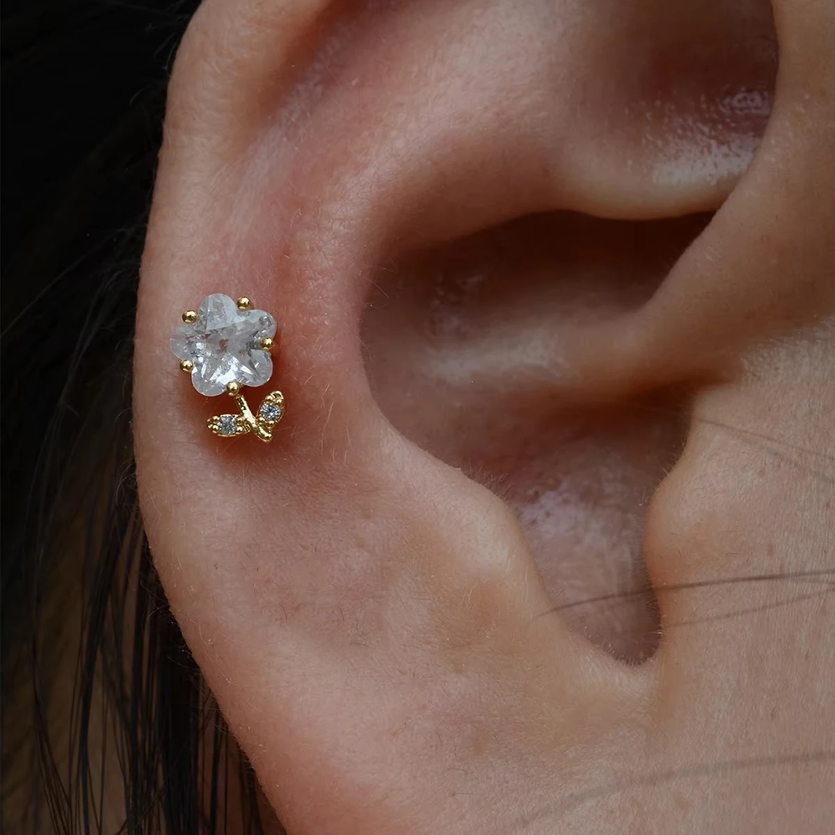 1PC Pendientes de Acero Inoxidable con Flor de Circonita Brillante para Mujer, Joyería para Piercing de Lóbulo, Cartílago, Hélix y Targus con Parte Trasera Plana, Calibre 20G