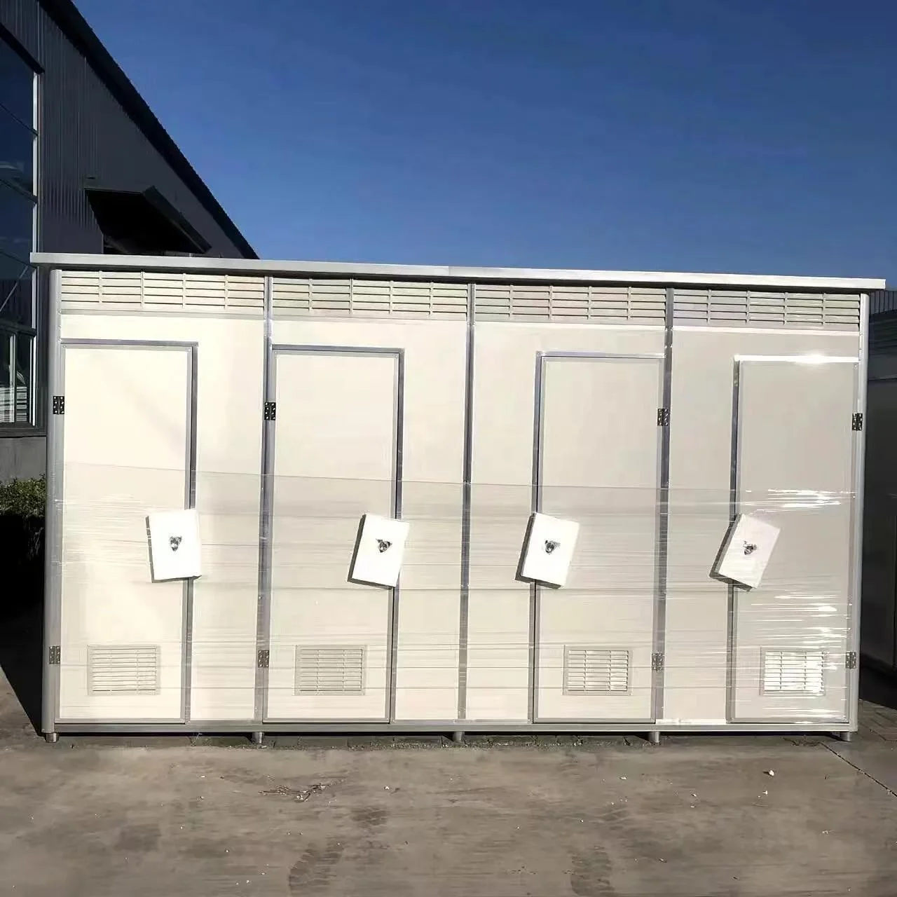Modern Prefabricated Portable Steel Mobile Toilet Outdoor Public Mobile Shower Room for Schools Parks Bathrooms Sandwich Panelpr