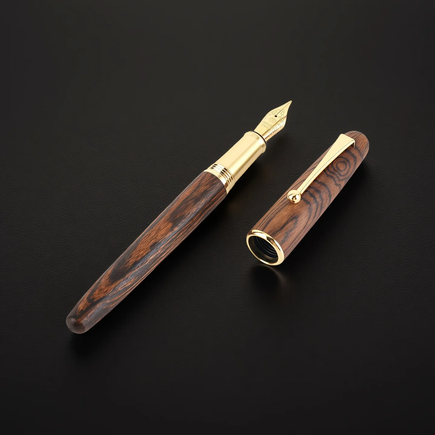 1 Piece of Vintage Solid Wood Fountain Pen with Random Color, Copper Signature Pen, Red Wood Calligraphy Pen, Golden Sandalwood Business Gift, Elegant Business Gift, Smooth Writing, Sharp Nib