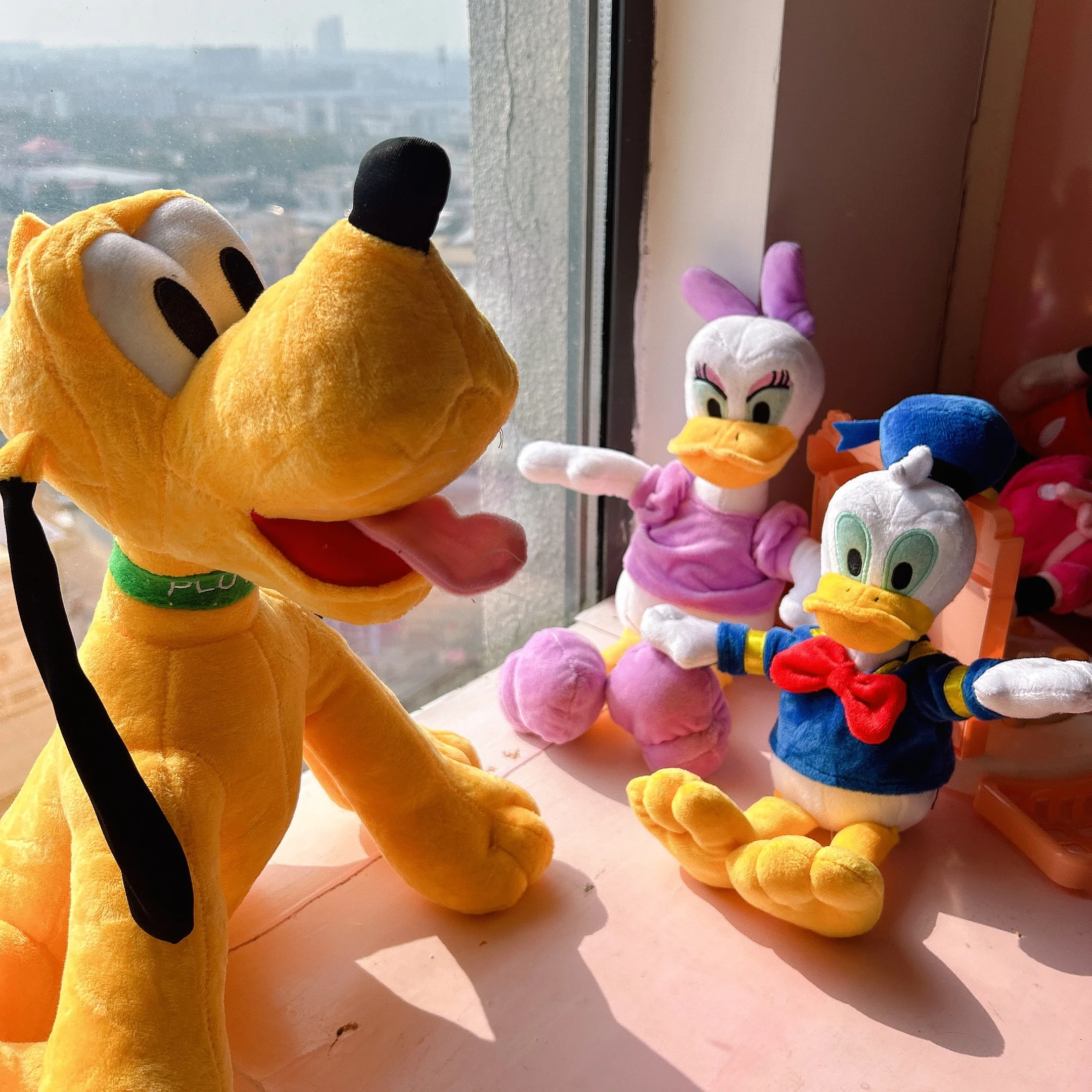 Disney urocza myszka miki pluszowa zabawka kreskówka Minnie Mickey Plushies Donald Daisy kaczka pluton Goofy lalka dla dziewczynki świąteczny prezent