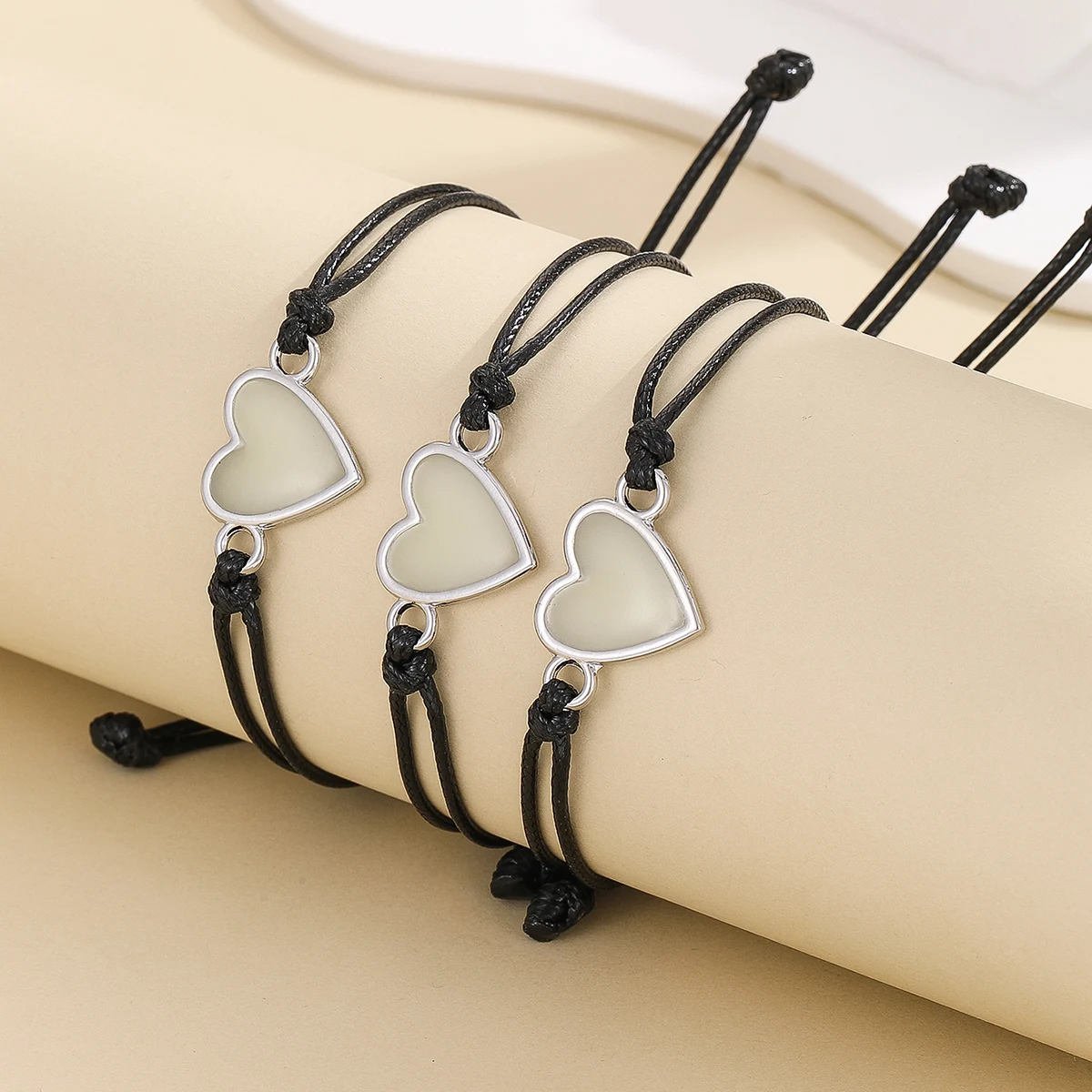 مجموعة مكونة من 3 قطع من أساور القلب المتوهجة في الظلام وأساور الصداقة وإكسسوارات المجوهرات المضيئة #2