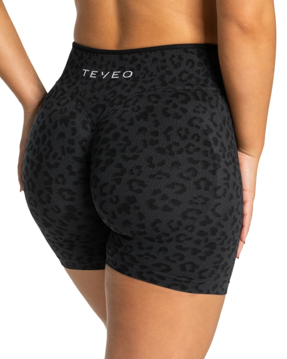 Women's Workout Shorts Leopard Sculpt — Seamless
