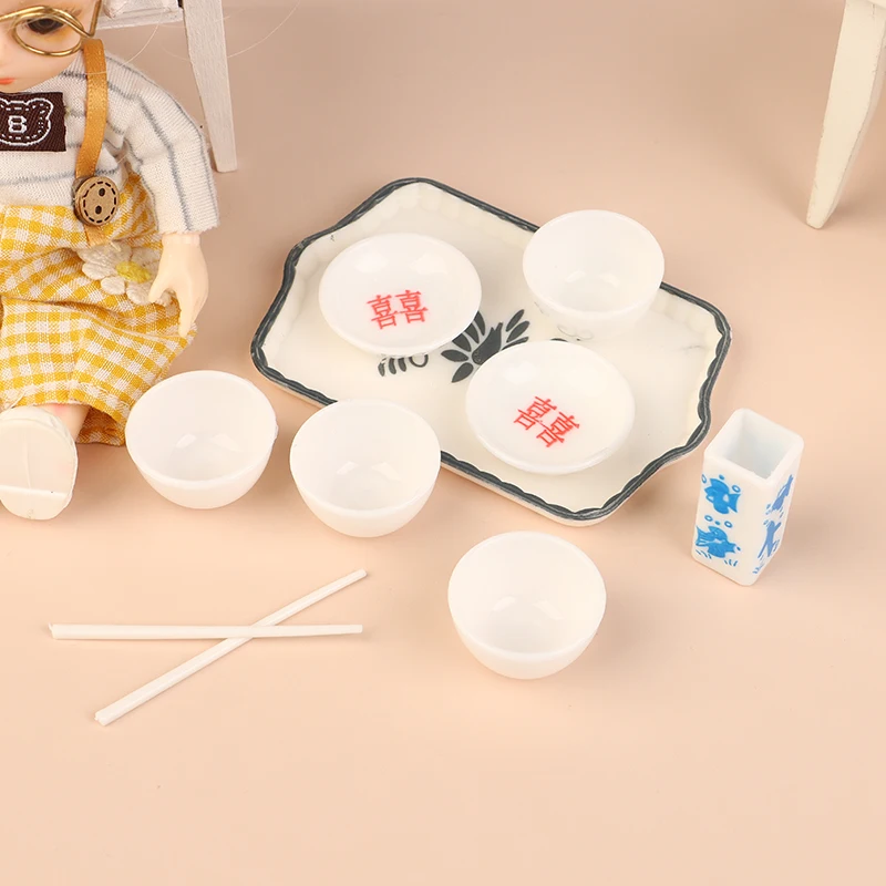 Utensílios de cozinha em miniatura para casa de bonecas; Conjunto de tigela, prato, pauzinho, bandeja; Ideal para decoração de cozinha de simulação e brinquedos de simulação.