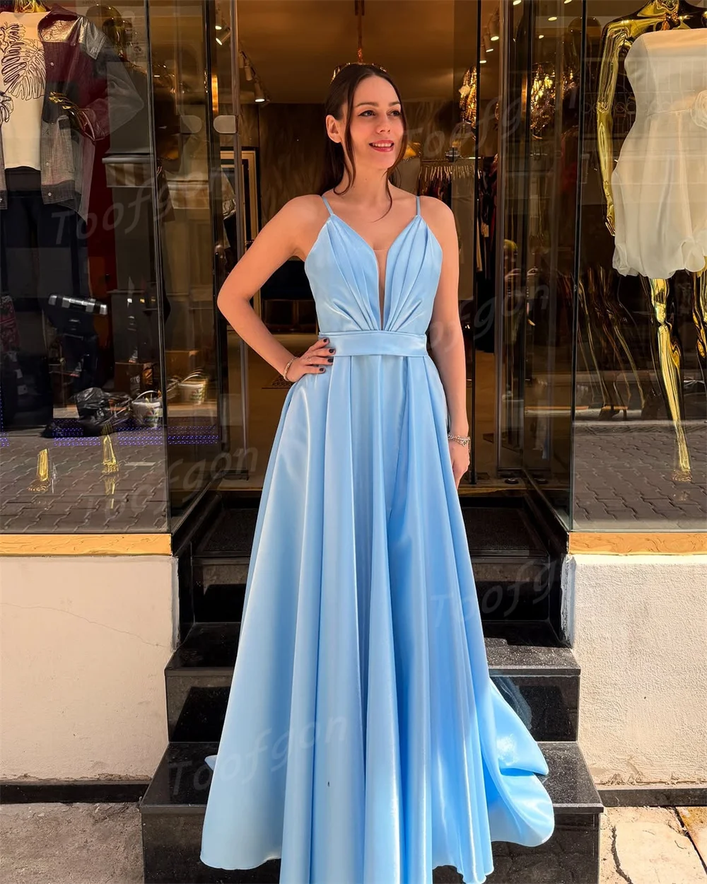 Toofgon V ネックサテンイブニングドレスカスタマイズされたシンプルな A ラインフォーマルパーティー女性イブニングドレススパゲッティストラップ婚約着用