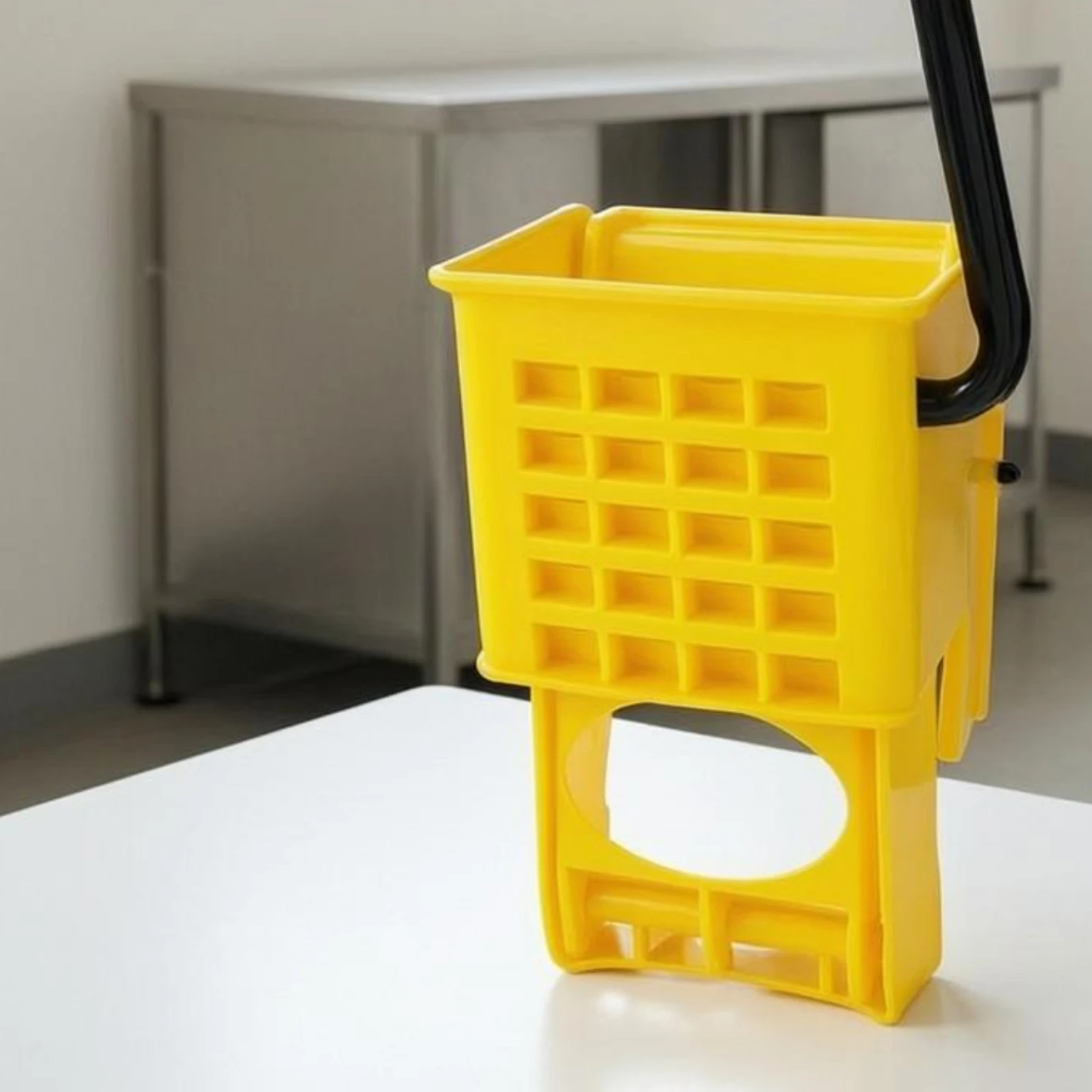 Hand-Press Mop Wringer Head Plastic and Metal Mop Wringer Head Cleaning Equipment Lever Handle Rectangular Cage