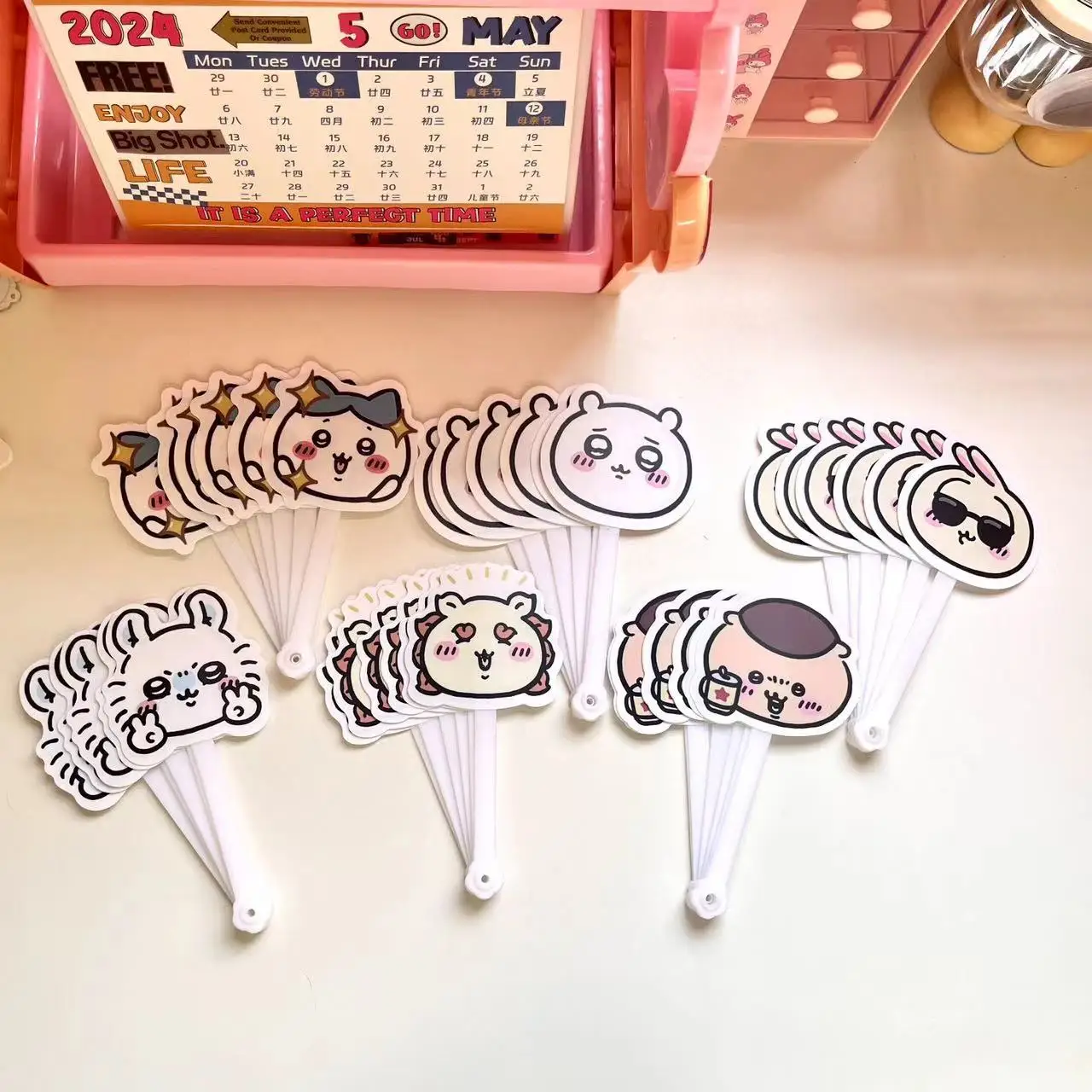 

MINISO Chiikawa Six Folding Fan Kawaii Cartoon Anime Hachiware Usagi Summer Lovely Hand Shake Folding Small Fan Children's Gift