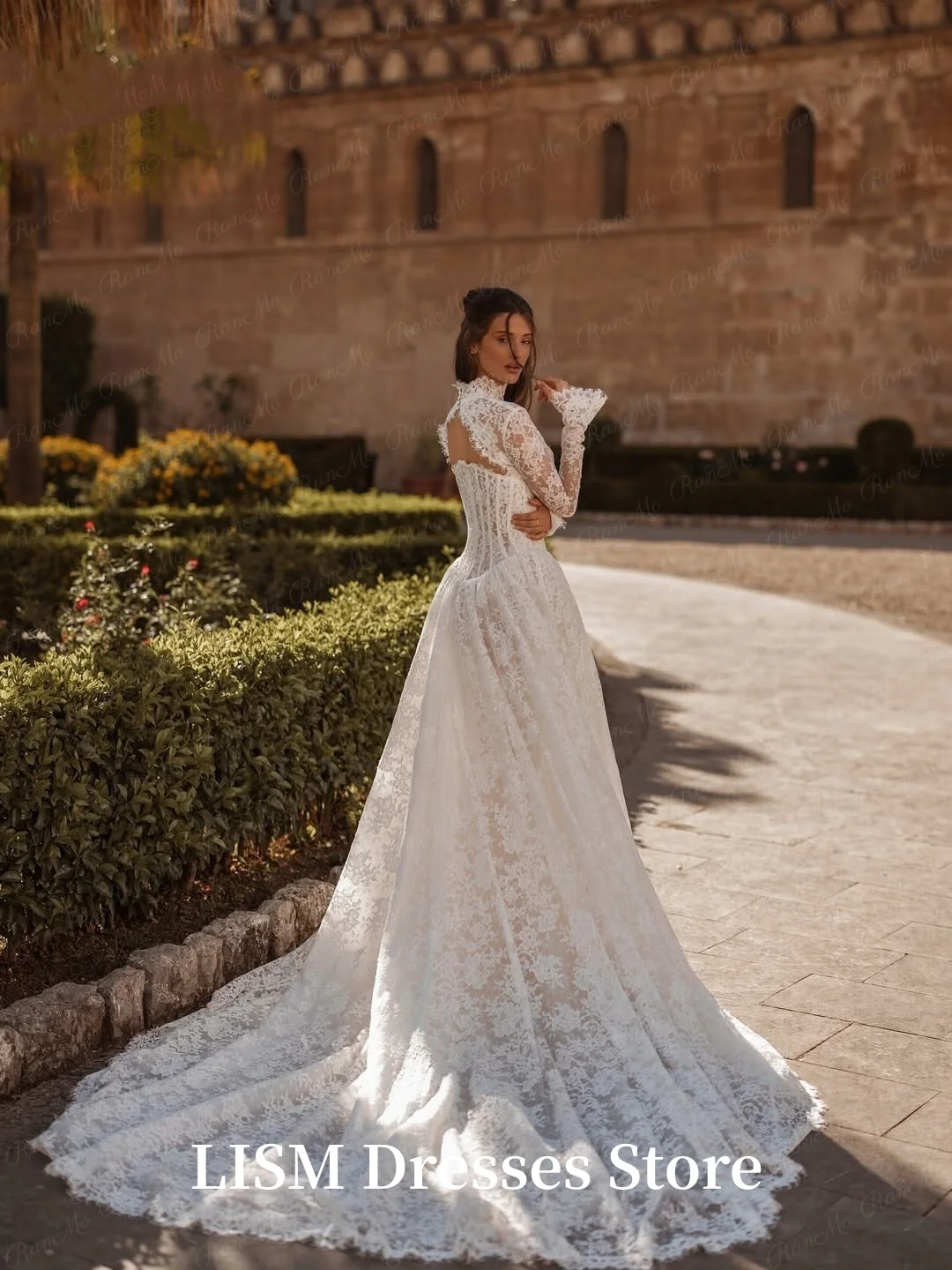 LISM جديد 2026 فستان الزفاف الأبيض الرقبة العالية ألف خط كم كامل الدانتيل فساتين الزفاف الفاخرة بوهو الزفاف الكرة فستان الحفلة الراقصة حسب الطلب
