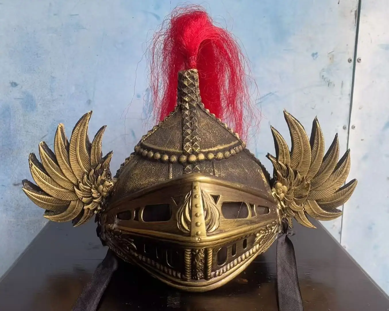 

Карнавальная шляпа из ПУ-пены в стиле древнекитайского генерала для мужчин: рыцарь, воин, солдат. Забавный аксессуар для костюма, косплея, кино и театральных постановок.